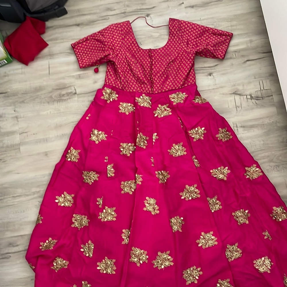 Indian Gown with lots of tool!